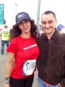 Alaturi de Mihaela Radulescu, la sfarsitul unei curse in care unul dintre noi, adica ea, a alergat 8,42 km!